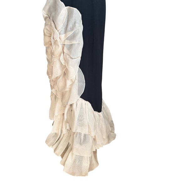 Andreas Fashions L.A.  Strapless Ball Gown  With Ruffled Flower Design Size M - Picture 4 of 9